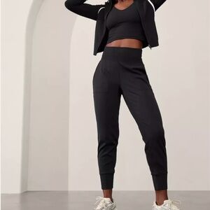 ATHLETA Venice HIGH RISE Jogger Size M Medium Black #597888